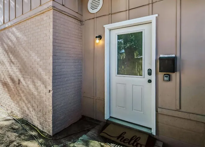 Near Downtown Main House - Woodland Escape Pensacola