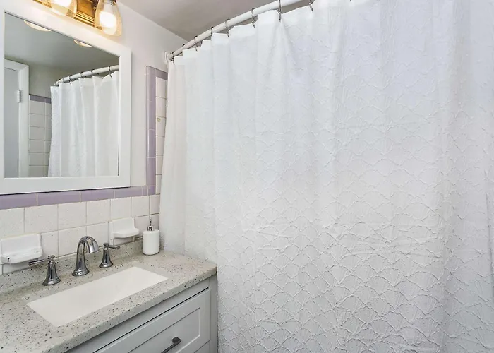 Holiday home Near Downtown Main House - Woodland Escape *