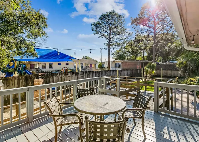 Near Downtown Main House - Woodland Escape Pensacola