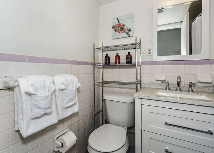 Near Downtown Main House - Woodland Escape Holiday home