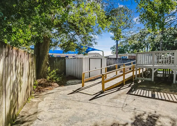 Holiday home Near Downtown Main House - Woodland Escape *