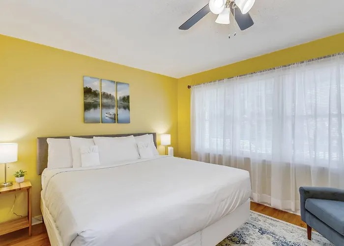 Near Downtown Main House - Woodland Escape Pensacola
