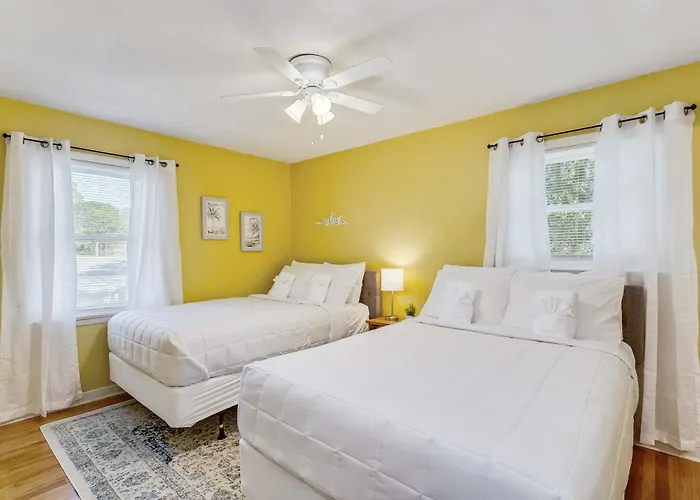Holiday home Near Downtown Main House - Woodland Escape *