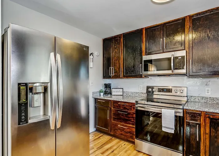 Near Downtown Main House - Woodland Escape * Pensacola